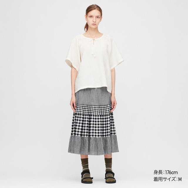 UNIQLO(ユニクロ)のユニクロ×JWアンダーソン ギャザーブラウス XLサイズ／ブラック 新品タグ付き レディースのトップス(シャツ/ブラウス(半袖/袖なし))の商品写真