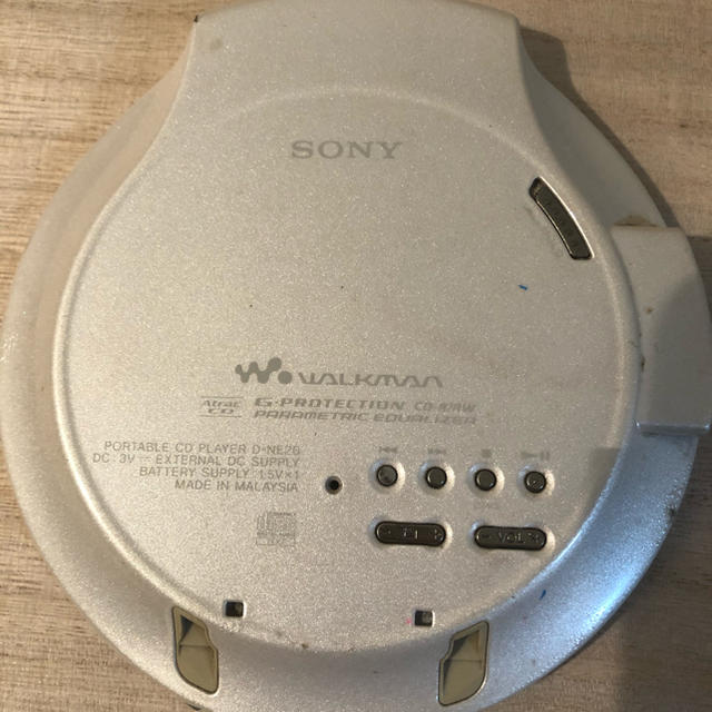 SONY CD WALKMAN D-NE20 ジャンク品 不良品 - ポータブルプレーヤー