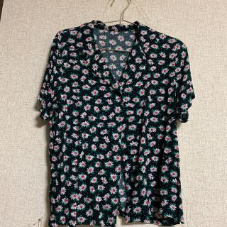 マウジー(moussy)のmoussy 花柄　シャツ(シャツ/ブラウス(半袖/袖なし))