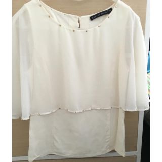 ザラ(ZARA)のZARA スタッズトップス(シャツ/ブラウス(半袖/袖なし))