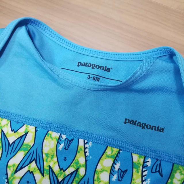 patagonia(パタゴニア)のPatagonia ラッシュガード（9） キッズ/ベビー/マタニティのベビー服(~85cm)(水着)の商品写真