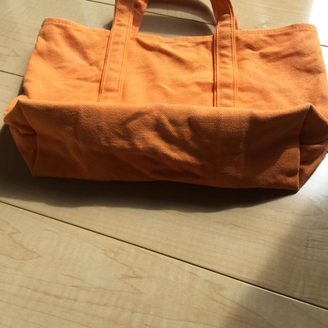 みつばちトート　オレンジ　Sサイズ   レディースのバッグ(トートバッグ)の商品写真