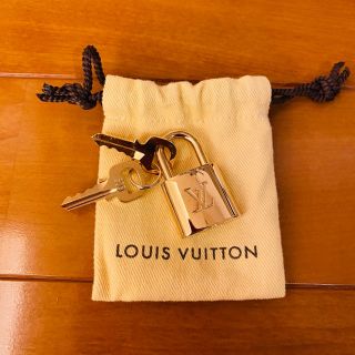 ルイヴィトン(LOUIS VUITTON)のルイヴィトン  パドロック 南京錠    カギ  鍵 × ２本  ゴールド(その他)