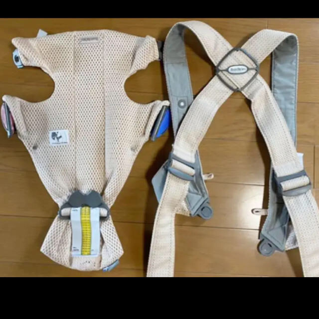 BABYBJORN(ベビービョルン)の専用です。 キッズ/ベビー/マタニティの外出/移動用品(抱っこひも/おんぶひも)の商品写真