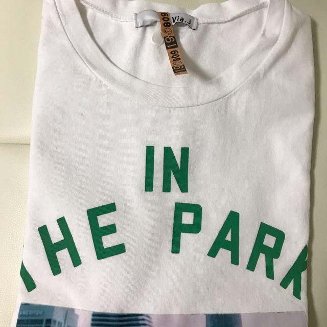 TODAYFUL(トゥデイフル)のvia  j   tシャツ  in the park メンズのトップス(Tシャツ/カットソー(半袖/袖なし))の商品写真