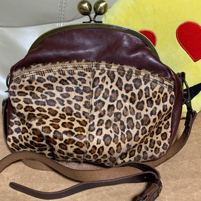 可愛い豹柄斜め掛けがま口バッグ。 メンズのバッグ(ショルダーバッグ)の商品写真