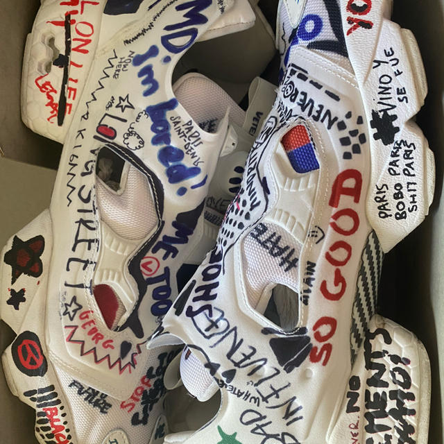 激レア VETEMENTS reebok 落書き Fury 43美品