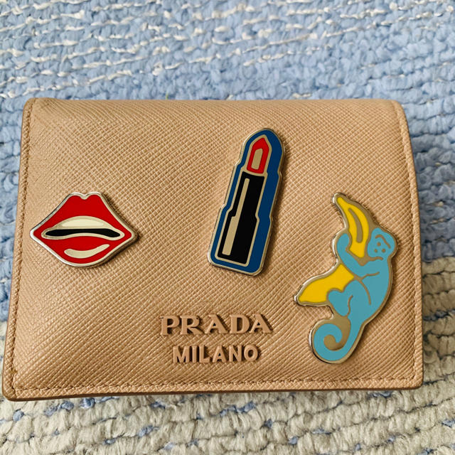 レディースPRADA 二つ折り財布　9月15日で削除予定