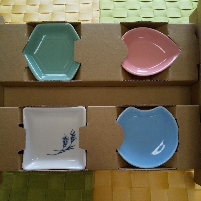 たち吉 サントリー金麦 あいあい皿 彩りの金麦豆皿 4枚セット No 1の通販 By ほし S Shop タチキチならラクマ たち吉 サントリー金麦 あいあい皿 彩りの金麦豆皿 4枚セット No 1の通販 By ほし S Shop タチキチならラクマ
