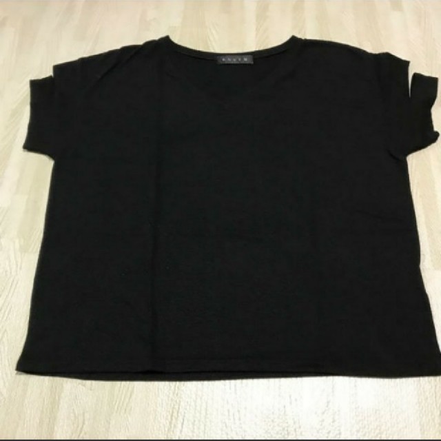 ENVYM(アンビー)のめあ様専用 EMVYM アンビー カッティング カットスリーブ Tシャツ レディースのトップス(Tシャツ(半袖/袖なし))の商品写真