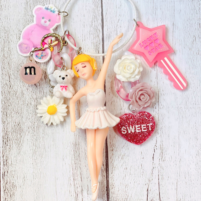 ティーパーティー♡ジャラジャラキーホルダー ハンドメイド 販売人気