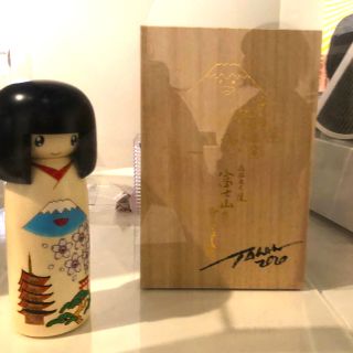 村上隆STARS展　卯三郎こけし　富士山ちゃん❣️         カイカイキキ