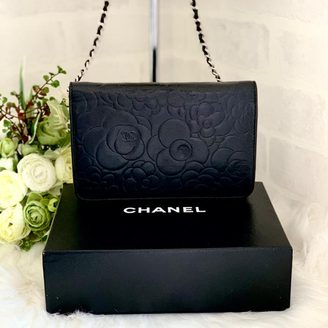 チェーンウォレット＃財布✨使用回数１回✨新品未使用レベル　憧れのCHANEL カメリアチェーンウォレット