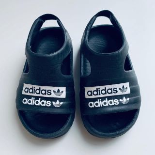 アディダス(adidas)のadidas ベビー　サンダル　＋　抱っこ紐　(専用)(サンダル)