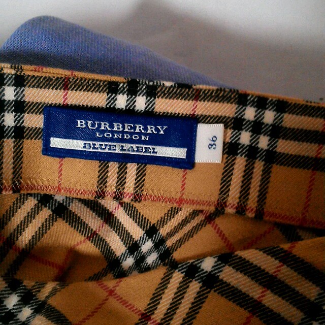 BURBERRY(バーバリー)の値下げ中Burberryミニスカート レディースのスカート(ミニスカート)の商品写真