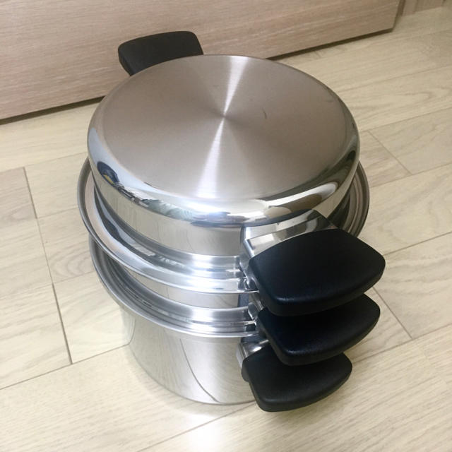 Amway(アムウェイ)のAmway鍋 クイーン 4Lシチューパンセット 新品 インテリア/住まい/日用品のキッチン/食器(鍋/フライパン)の商品写真