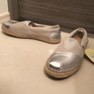 トムズ(TOMS)のスリッポン(スリッポン/モカシン)