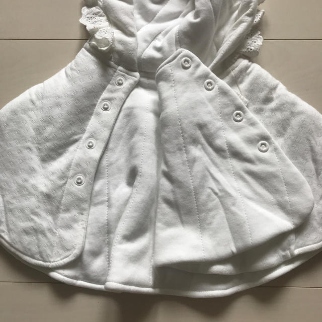 新生児　ポンチョ　60〜70cm  キッズ/ベビー/マタニティのベビー服(~85cm)(カーディガン/ボレロ)の商品写真