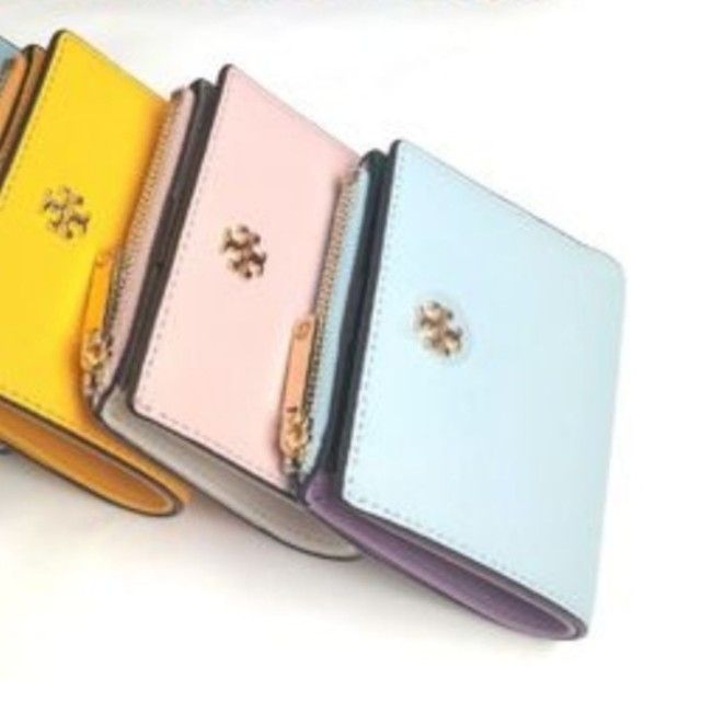 Tory Burch(トリーバーチ)の【新品未使用】TORY BURCH WALLET 　ピンク水色2点 レディースのファッション小物(財布)の商品写真