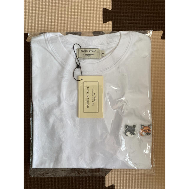 MAISON KITSUNE'(メゾンキツネ)のメゾンキツネ Tシャツ ダブルフォックス　新品未開封　ユニセックス　ホワイト　S レディースのトップス(Tシャツ(半袖/袖なし))の商品写真