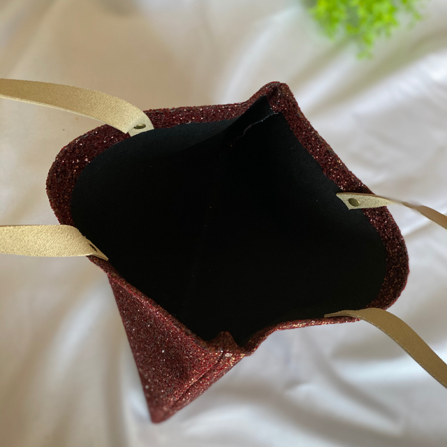 秋色ボルドー　キラキラグリッターバッグ ハンドメイドのファッション小物(バッグ)の商品写真
