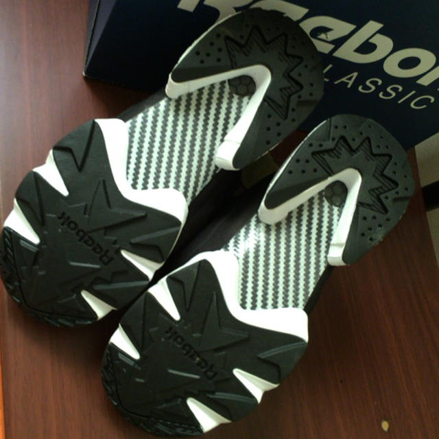 Reebok(リーボック)の【希少】売り切り価格 ポンプフューリー レディースの靴/シューズ(スニーカー)の商品写真