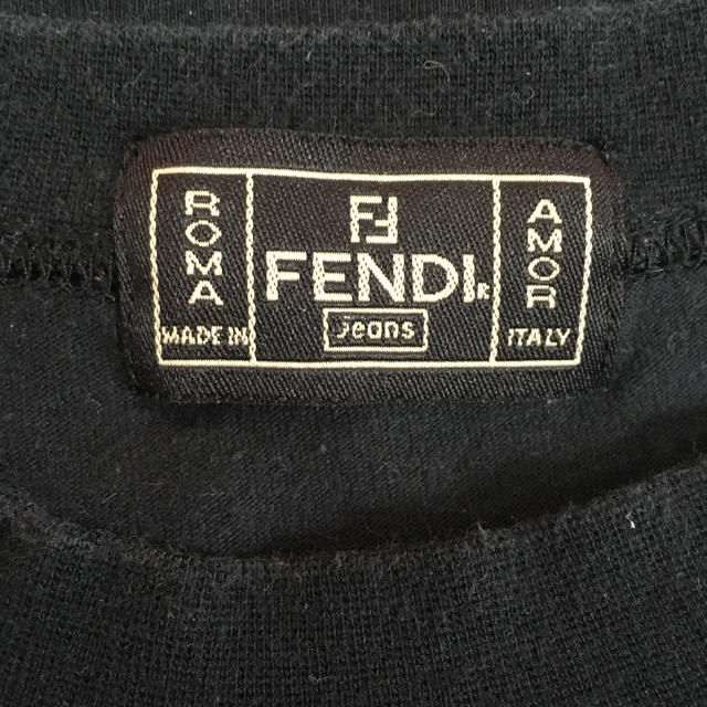 FENDI(フェンディ)の【FENDI】 ユニセックス ロゴ Tシャツ ブラック レディースのトップス(Tシャツ(半袖/袖なし))の商品写真