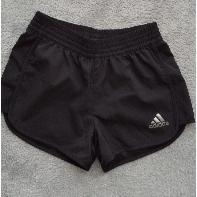 adidas(アディダス)のジュニア１４０　ジョギングパンツ キッズ/ベビー/マタニティのキッズ服女の子用(90cm~)(パンツ/スパッツ)の商品写真