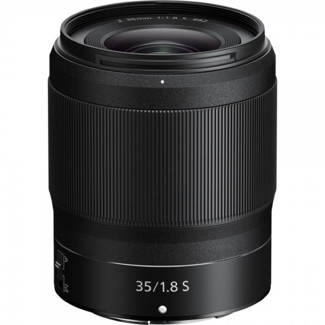 【美品】ニコン　Nikkor Z 35mm f/1.8 S レンズプロテクター付のサムネイル