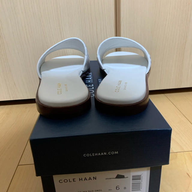 Cole Haan(コールハーン)の新品　コールハーン　サンダル　ホワイト　レザー レディースの靴/シューズ(サンダル)の商品写真