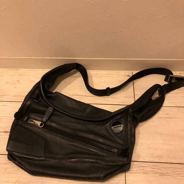 DIOR HOMME(ディオールオム)のDIOR HOMME ショルダーバッグ　黒色 メンズのバッグ(ショルダーバッグ)の商品写真