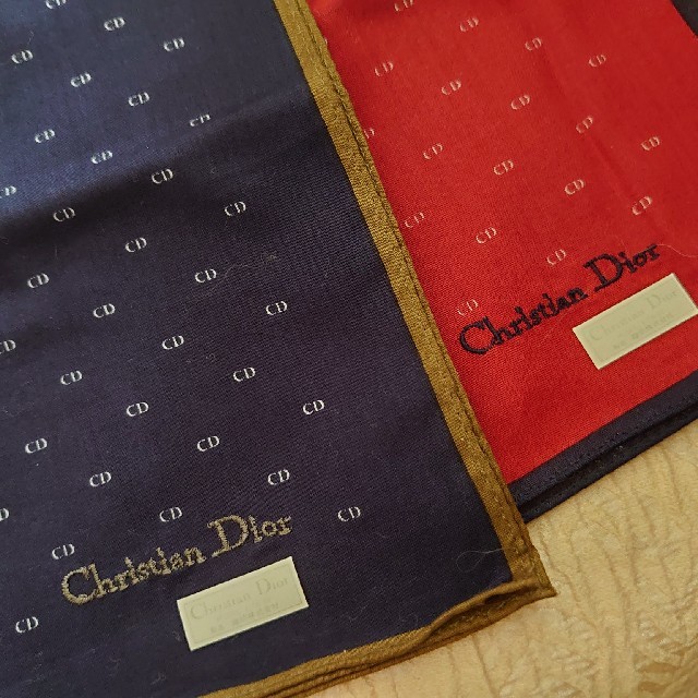 Christian Dior(クリスチャンディオール)のChristian Diorの紳士用ハンカチ メンズのファッション小物(ハンカチ/ポケットチーフ)の商品写真