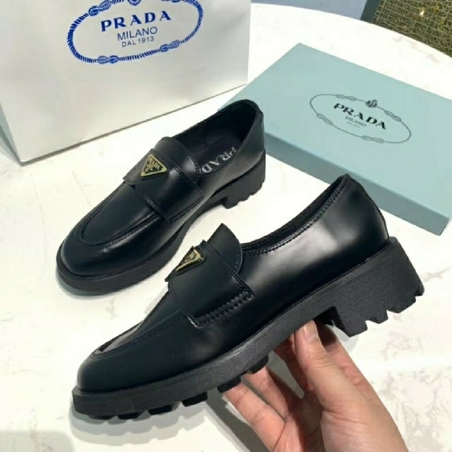 PRADA - PRADA ローファー 革靴の通販 by ばら's shop｜プラダならラクマ