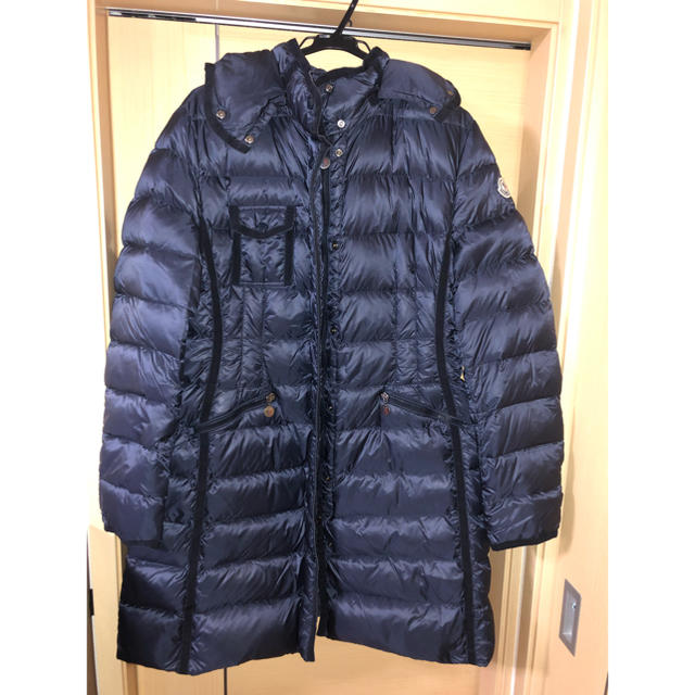 MONCLER(モンクレール)のティアラ様専用　モンクレール hermine ネイビー レディースのジャケット/アウター(ダウンジャケット)の商品写真