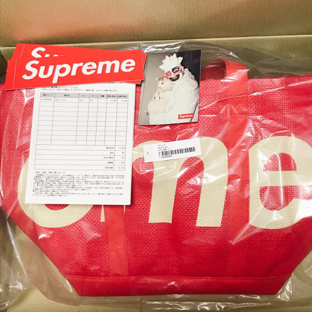 Supreme(シュプリーム)の【ジュン様専用】supreme Raffia Tote 赤　新品未使用 メンズのバッグ(トートバッグ)の商品写真