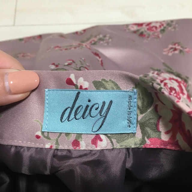 deicy(デイシー)のdeicyのピンクの花柄スカート☺︎ レディースのスカート(ひざ丈スカート)の商品写真