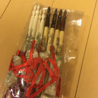 海外土産　箸4ペア　収納袋と箸置き付き(カトラリー/箸)