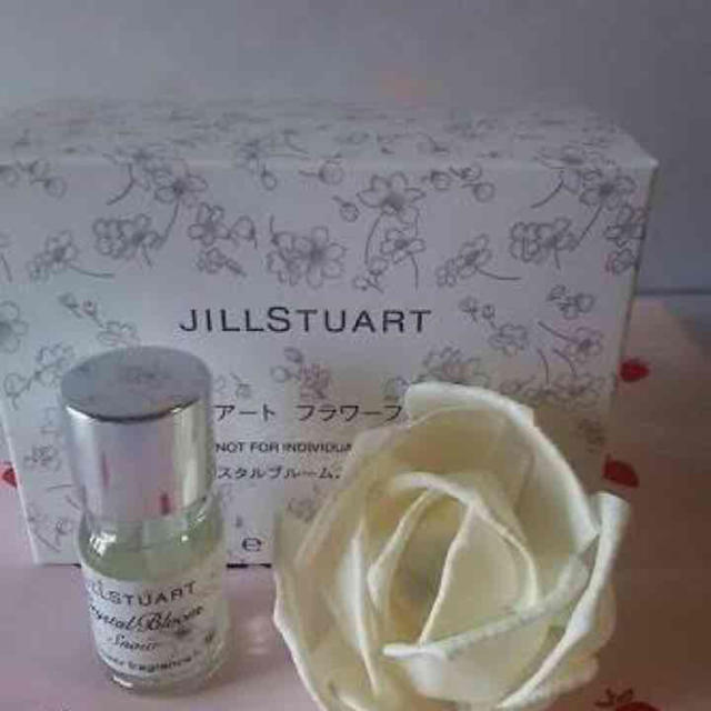 JILLSTUART(ジルスチュアート)の【新品】ジル＊フラワーフレグランス コスメ/美容のリラクゼーション(アロマディフューザー)の商品写真