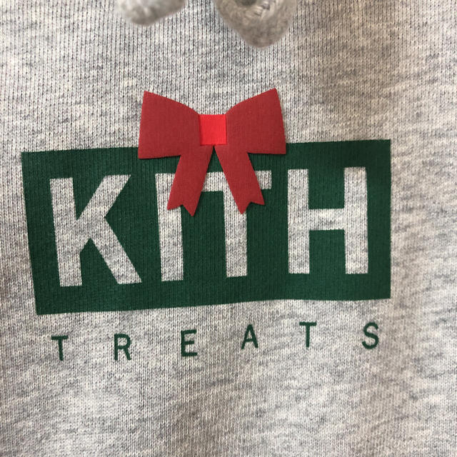 最新コレックション treats kith - STUSSY gift hoodie logo box パーカー