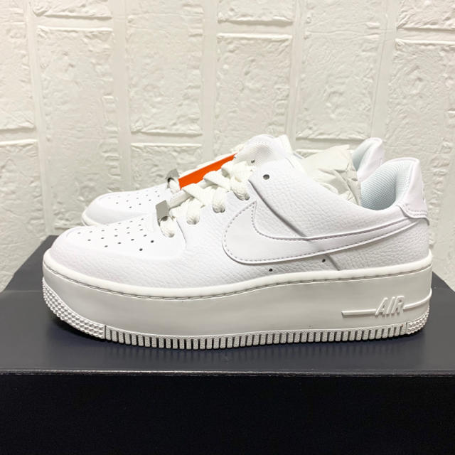 NIKE ナイキ エアフォース1セージ LOW 厚底 プレミア商品 23cm | フリマアプリ ラクマ