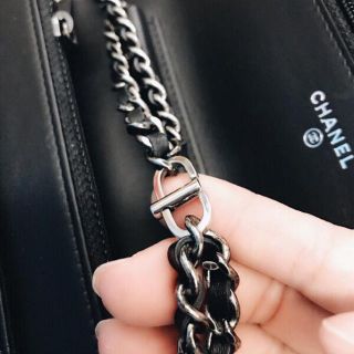 シャネル(CHANEL)のバッグのチェーン 短くするパーツ(ショルダーバッグ)