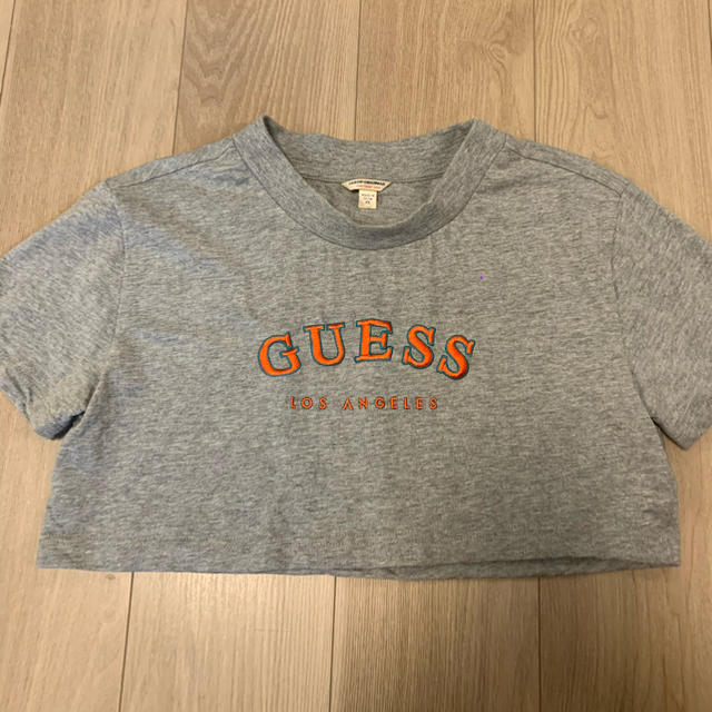 GUESS(ゲス)のGUESS ORIGINALS Tシャツ　クロップ丈　ロゴTシャツ メンズのトップス(Tシャツ/カットソー(半袖/袖なし))の商品写真