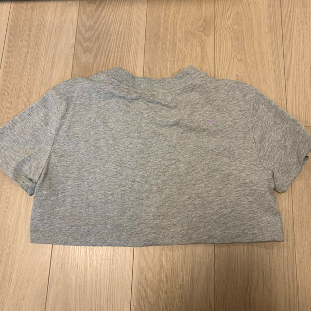 GUESS(ゲス)のGUESS ORIGINALS Tシャツ　クロップ丈　ロゴTシャツ メンズのトップス(Tシャツ/カットソー(半袖/袖なし))の商品写真