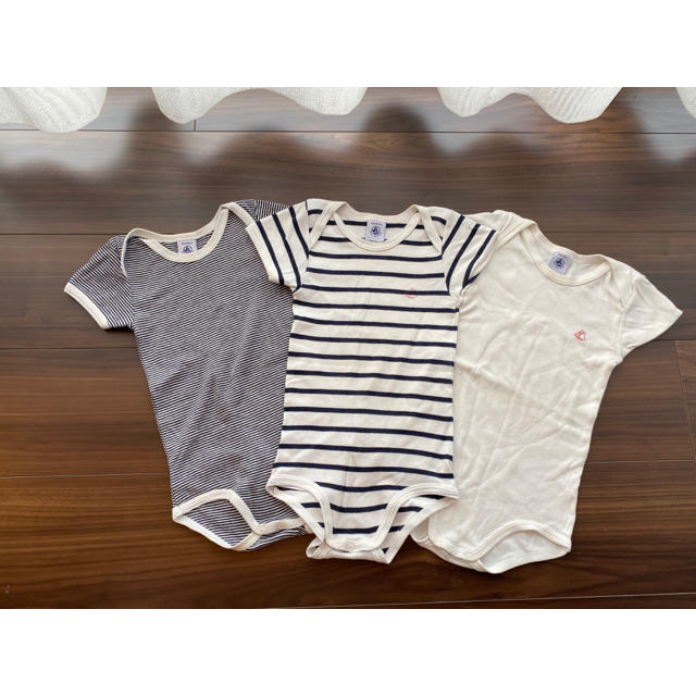 PETIT BATEAU(プチバトー)のあきら様専用※プチバトー  定番　マリエール柄　半袖ロンパース　3枚組　現行品 キッズ/ベビー/マタニティのベビー服(~85cm)(ロンパース)の商品写真