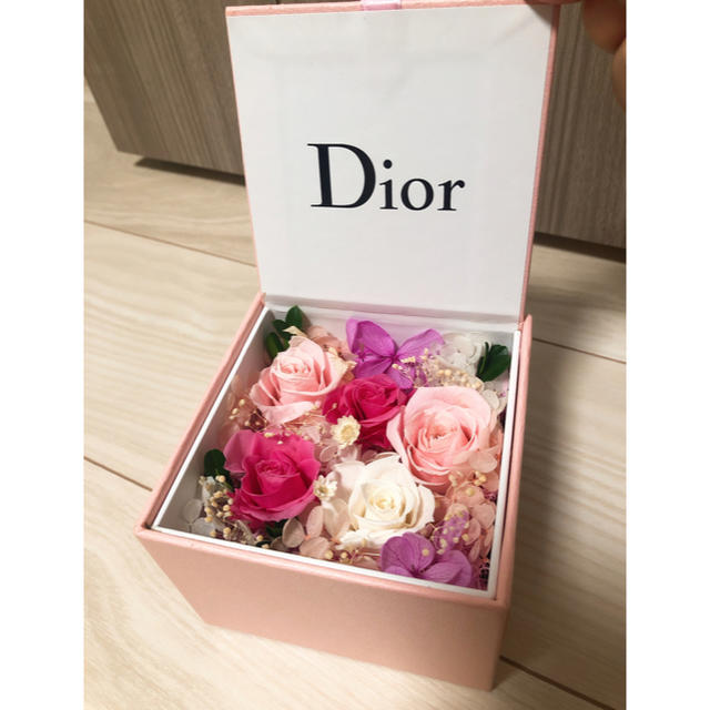 Dior(ディオール)のDior プリザーブドフラワー 花 ハンドメイドのフラワー/ガーデン(プリザーブドフラワー)の商品写真