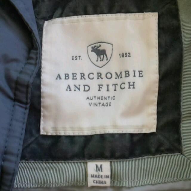 Abercrombie&Fitch(アバクロンビーアンドフィッチ)のアバクロ ダウンベスト レディースのジャケット/アウター(ダウンベスト)の商品写真