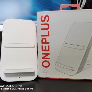 oneplus Warp Charge 30 Wireless Charger (バッテリー/充電器)