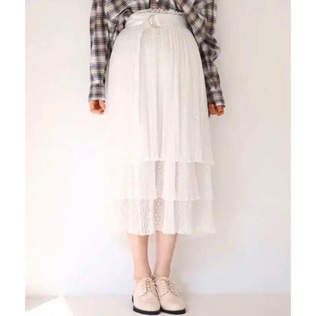 one after another NICE CLAUP(ワンアフターアナザーナイスクラップ)のナイスクラップ  ドットチュールスカート　白 レディースのスカート(ロングスカート)の商品写真