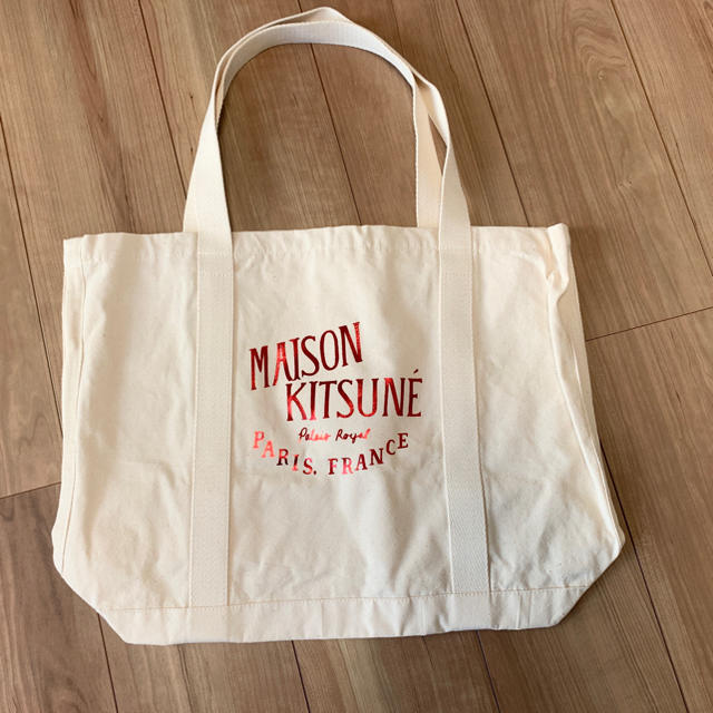 MAISON KITSUNE'(メゾンキツネ)のメゾンキツネ　トート　新品 レディースのバッグ(トートバッグ)の商品写真