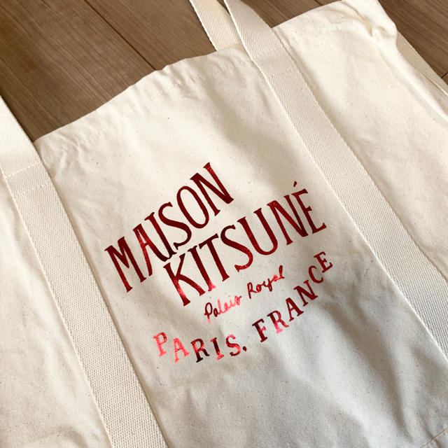 MAISON KITSUNE'(メゾンキツネ)のメゾンキツネ　トート　新品 レディースのバッグ(トートバッグ)の商品写真